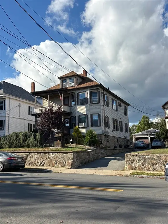 507-509 Nash Rd, New Bedford, MA 02746