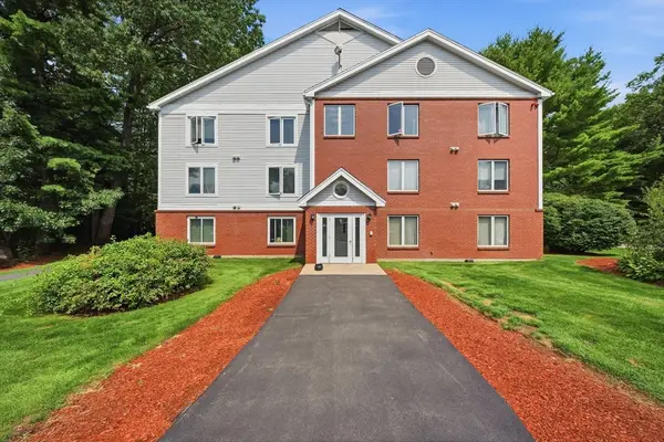 1 Timberwood Dr #206, Goffstown, NH 03045