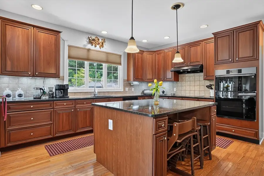 18 Valley View Dr, North Grafton, MA 01536 - #3