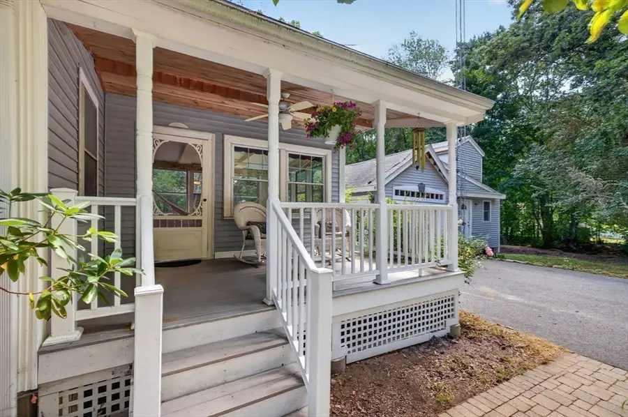 40 Oak St, Bellingham, MA 02019 - #3
