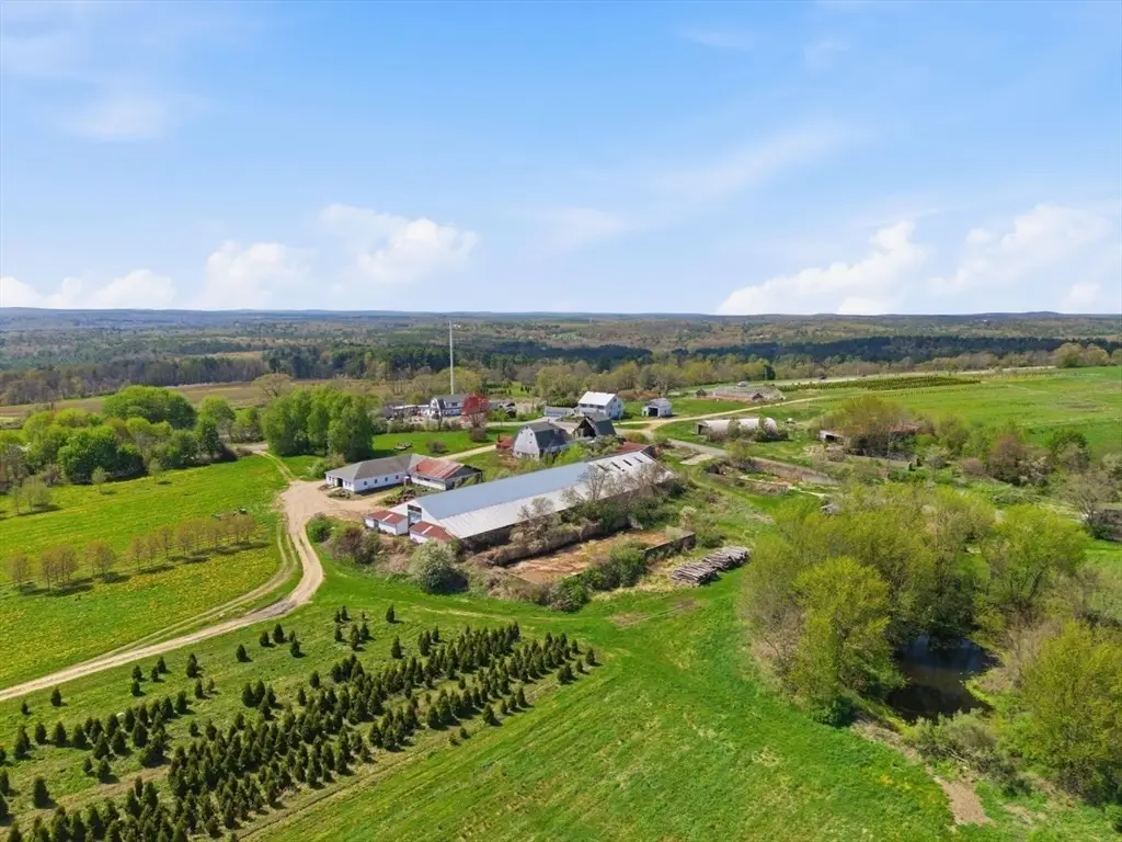 3 6 Schoolhouse Road, Charlton, MA 01507 - #1