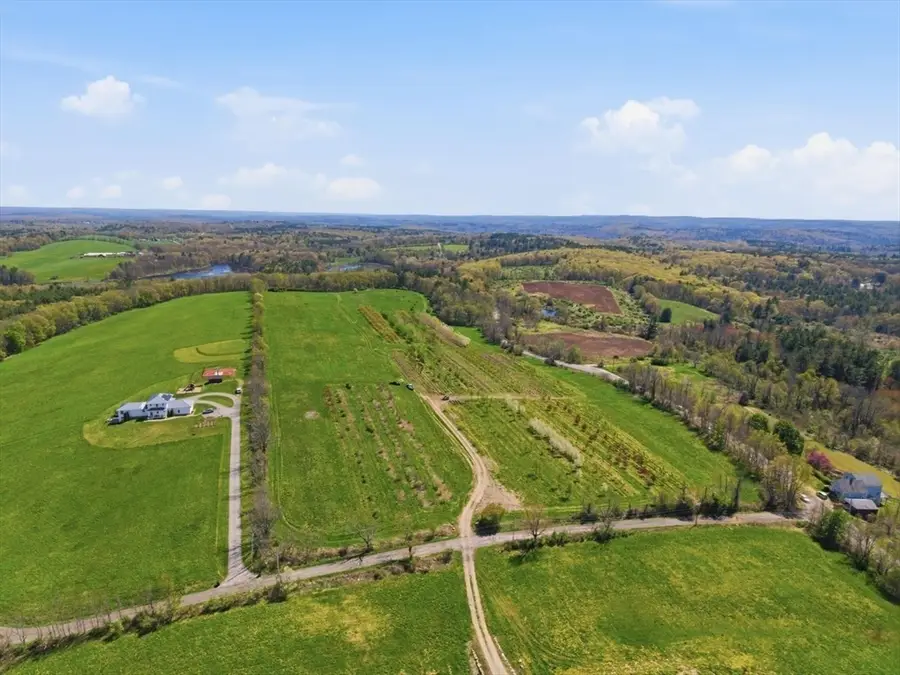3 6 Schoolhouse Road, Charlton, MA 01507 - #2