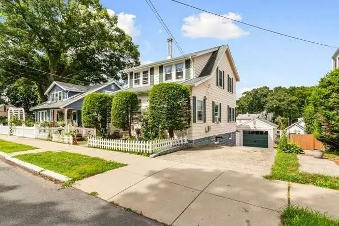 42 Piedmont St, Lynn, MA 01904 - #2