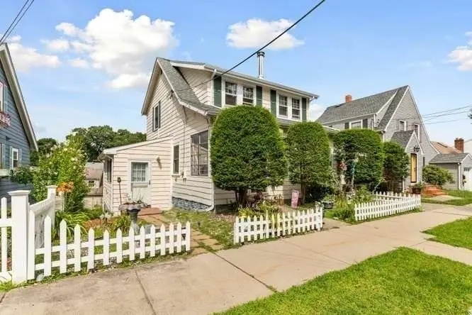 42 Piedmont St, Lynn, MA 01904 - #3