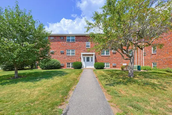 91 Pleasant St #D1, Medfield, MA 02052
