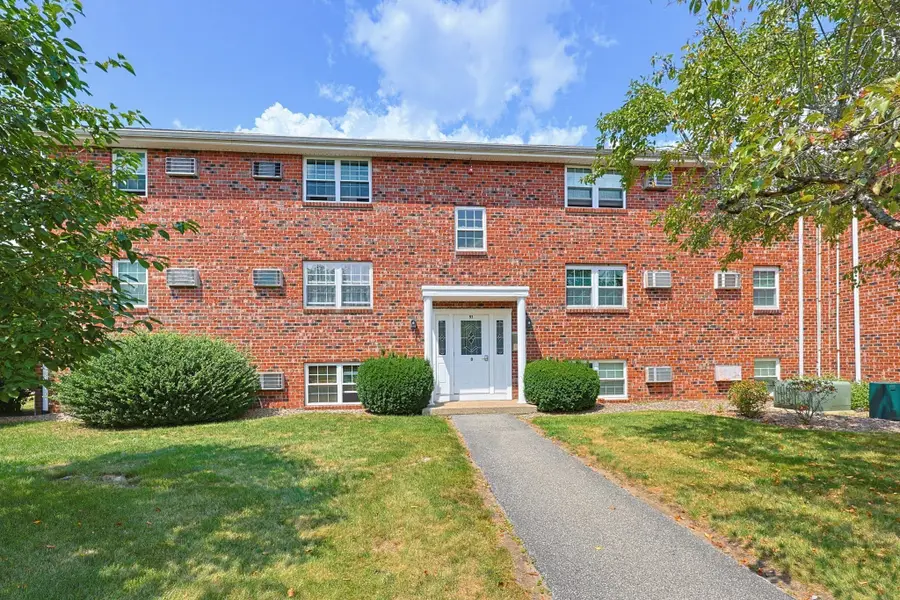 91 Pleasant St #D1, Medfield, MA 02052 - #2
