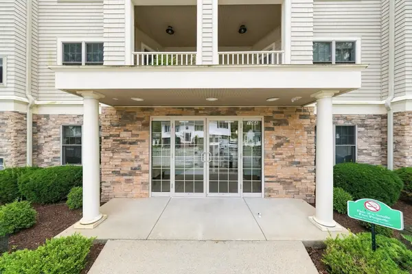 1068 Victoria St #A4, New Bedford, MA 02745