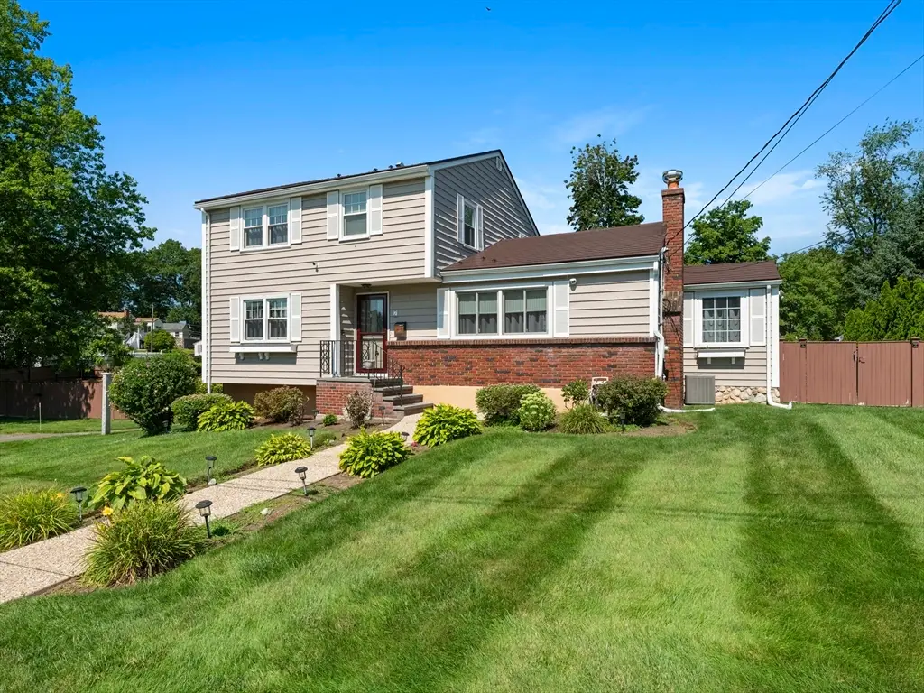 7 Fabens St, Saugus, MA 01906 - #1