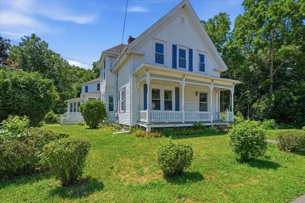 74 Wareham St, Middleboro, MA 02346