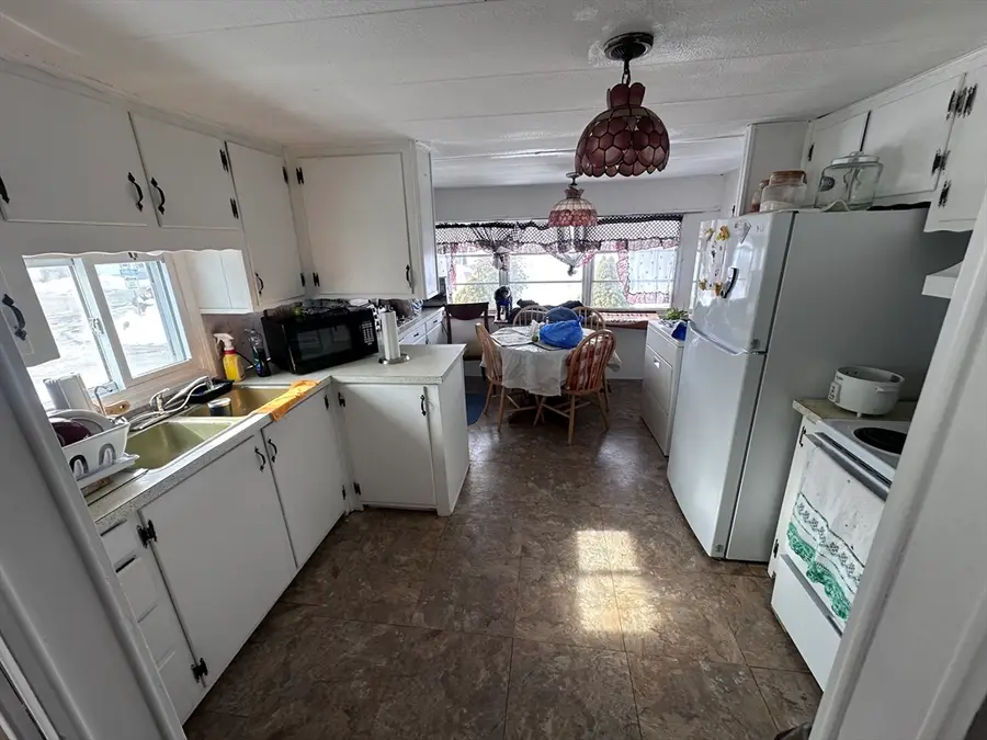 4 Ethel Av, Marlborough, MA 01752 - #3