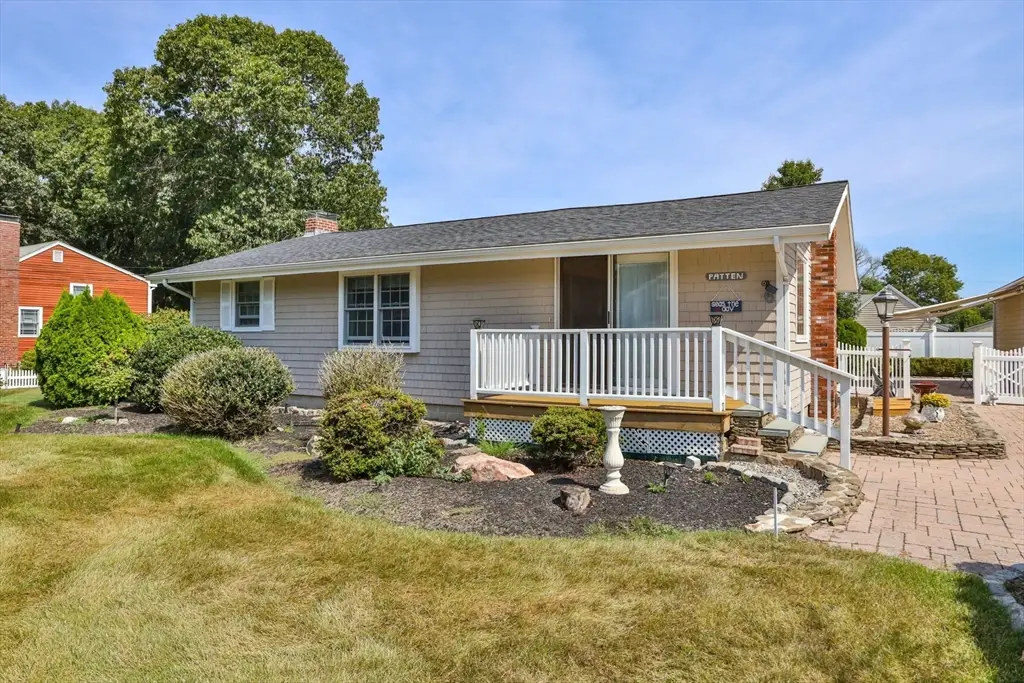 6 Robinhood Rd, Wareham, MA 02571 - #1