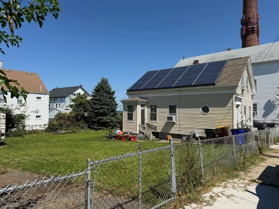 15 Allen St, Fall River, MA 02724 - #3