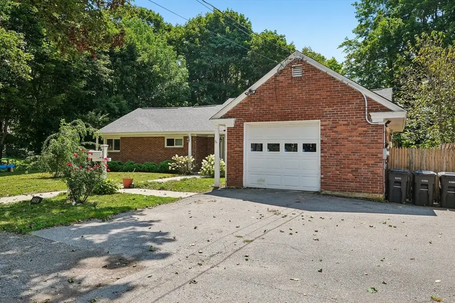 114 Rich St, Gardner, MA 01440 - #3