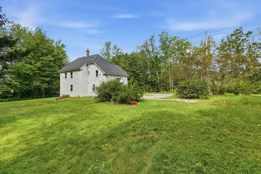 169 Quinapoxet St, Holden, MA 01522 - #3