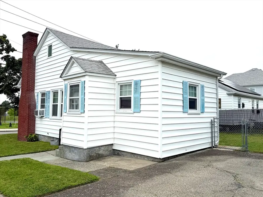 486 King Street, Fall River, MA 02724 - #2