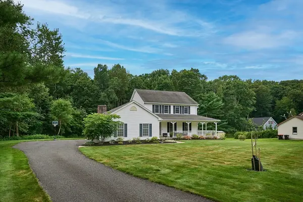 20 Carriage Ln, South Hadley, MA 01075