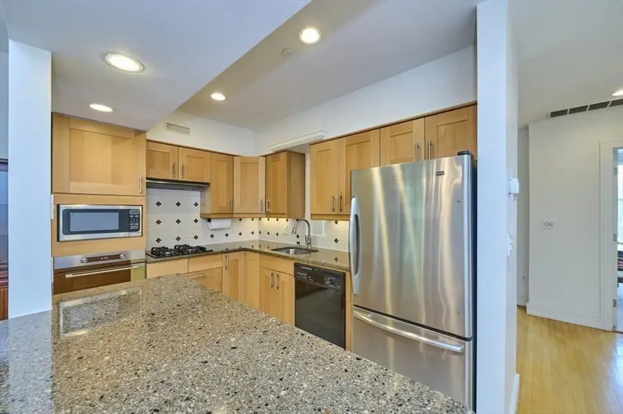 40 Isabella #2E, Boston, MA 02116 - #3