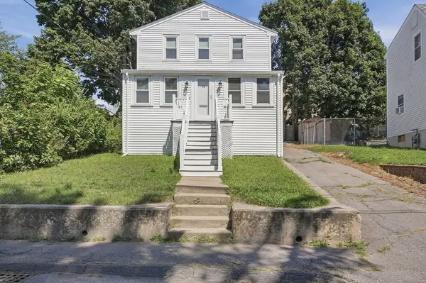 112 Stoughton St, Quincy, MA 02169