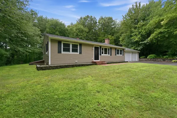 15 Pine Ridge Rd, Montgomery, MA 01085