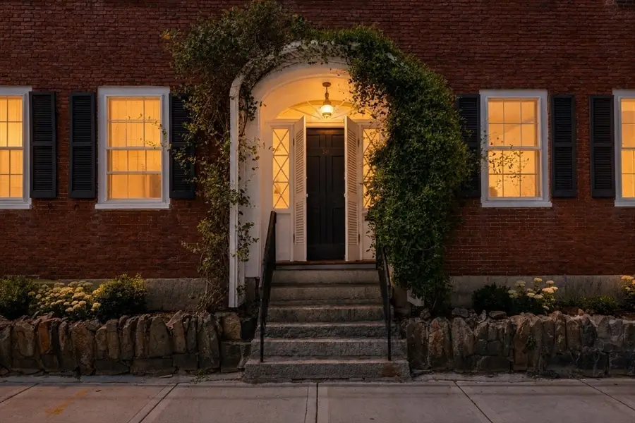 56 Lime St, Newburyport, MA 01950 - #2