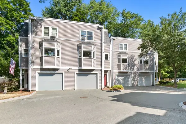 117 High St #12A, Ipswich, MA 01938