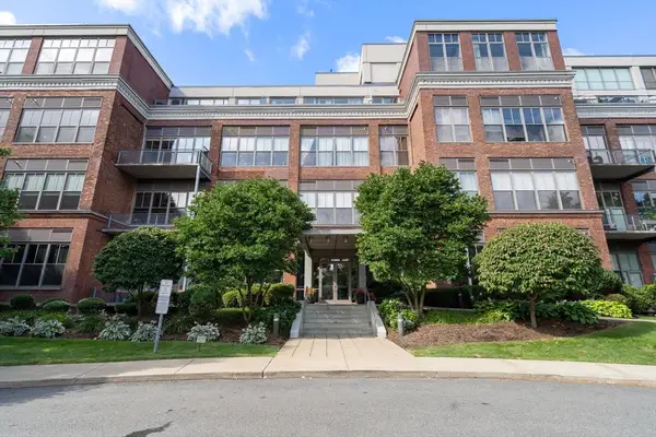 156 Porter St #240, Boston, MA 02128