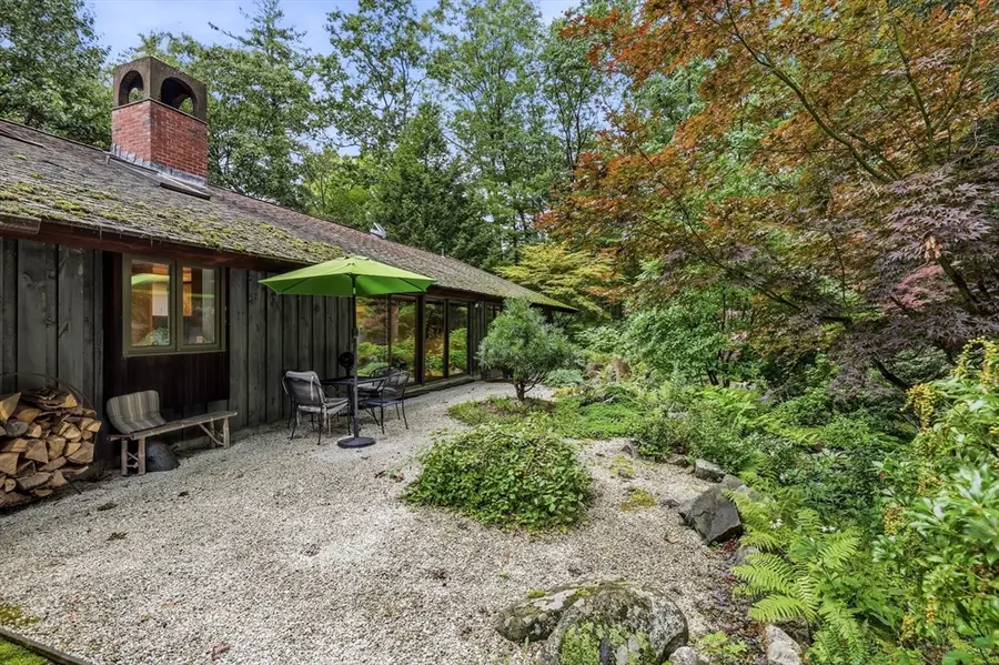 8 Morgan Cir, Amherst, MA 01002 - #3