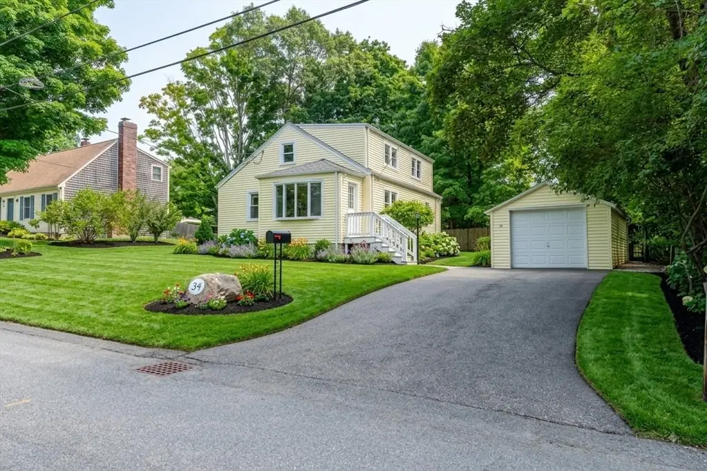 34 Hawthorne St, North Attleboro, MA 02760 - #1