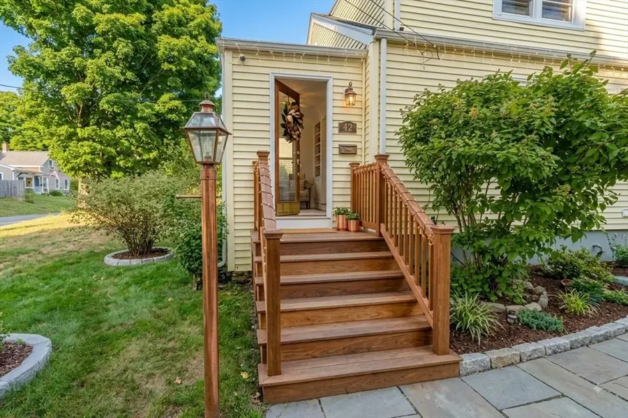 34 Hawthorne St, North Attleboro, MA 02760 - #3