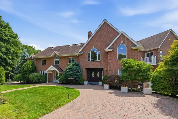 90 Mountwood Rd, Swampscott, MA 01907
