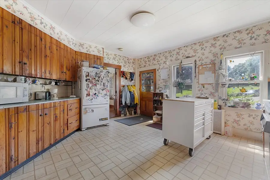 99 Lovett Rd, Oxford, MA 01540 - #3