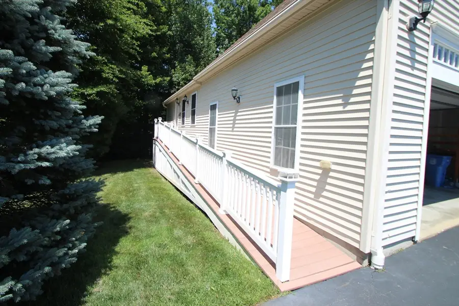 10 Patriot Ln, Whitman, MA 02382 - #3