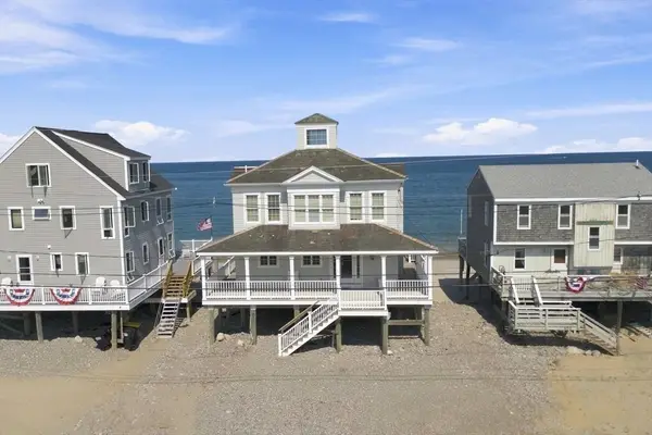 2 Cliff Rd S, Scituate, MA 02066