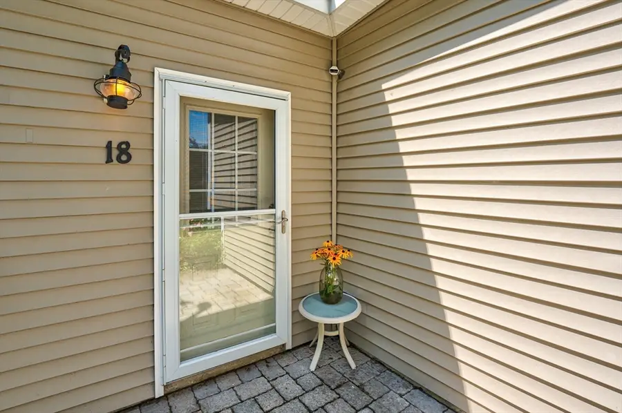 18 Woodland Dr, Lunenburg, MA 01462 - #2