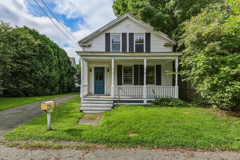 11 School St, Sunderland, MA 01375 - #1