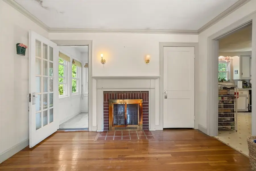 29 Laurel St., Arlington, MA 02476 - #3