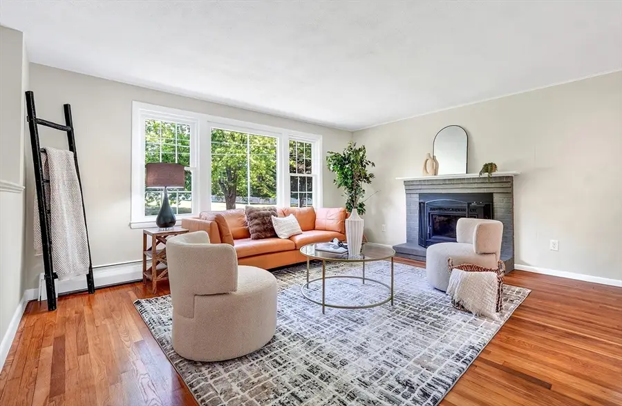11 Appletree Lane, Bedford, MA 01730 - #2