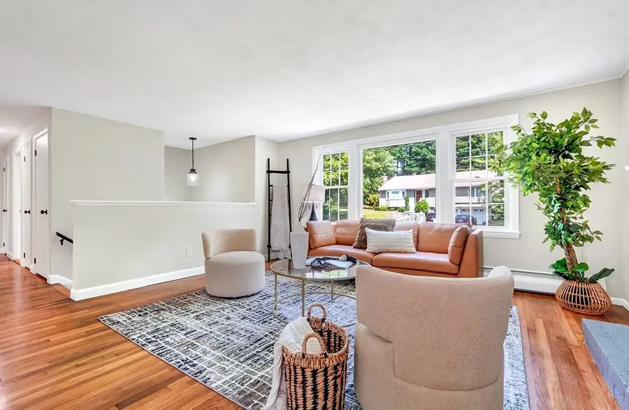 11 Appletree Lane, Bedford, MA 01730 - #3