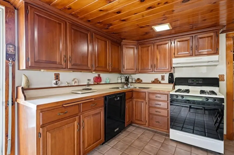 16 Park St, Marshfield, MA 02050 - #3