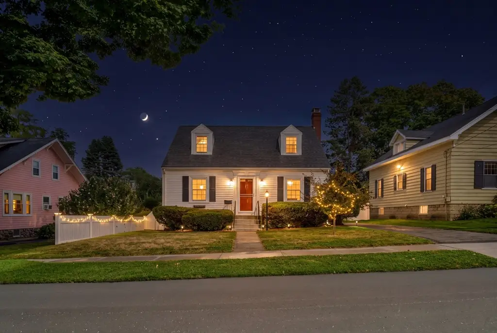 21 Leroy Ave, Haverhill, MA 01835 - #1