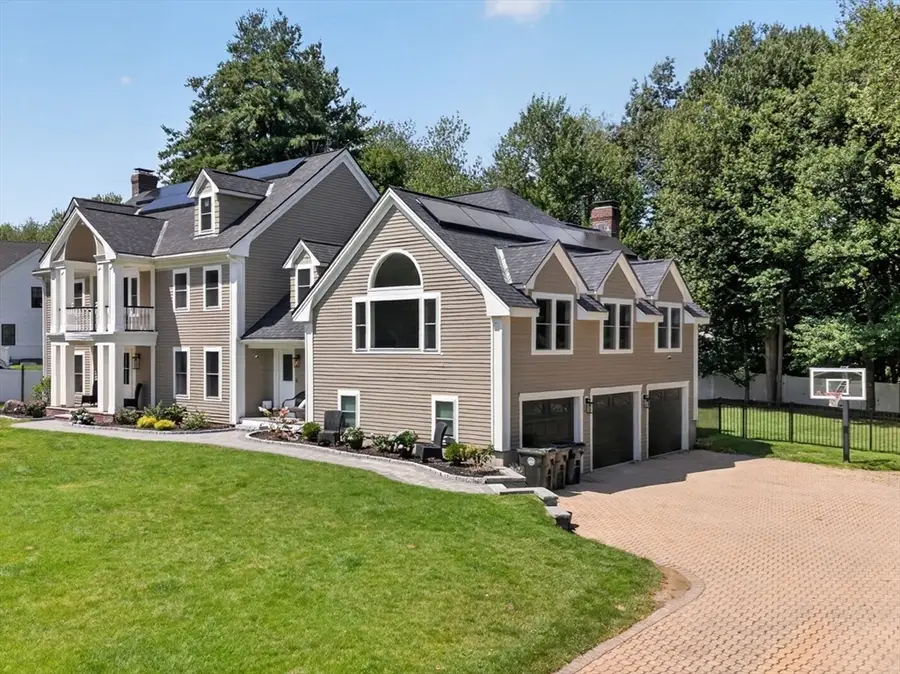 4 Fairway Dr, Andover, MA 01810 - #2
