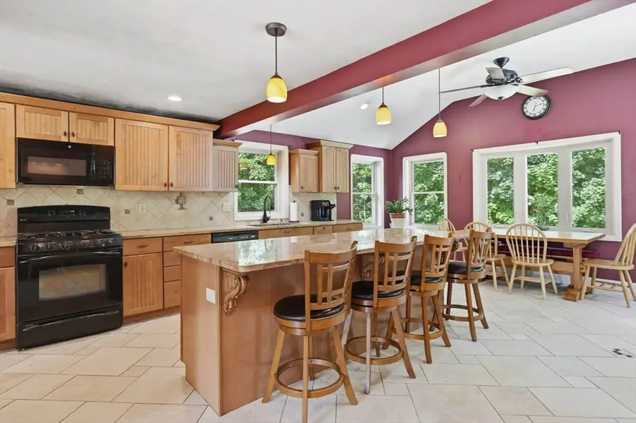14 Briscoe Rd, Groveland, MA 01834 - #3