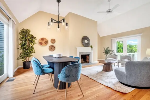 35 Mitchell Grant Way #35, Bedford, MA 01730