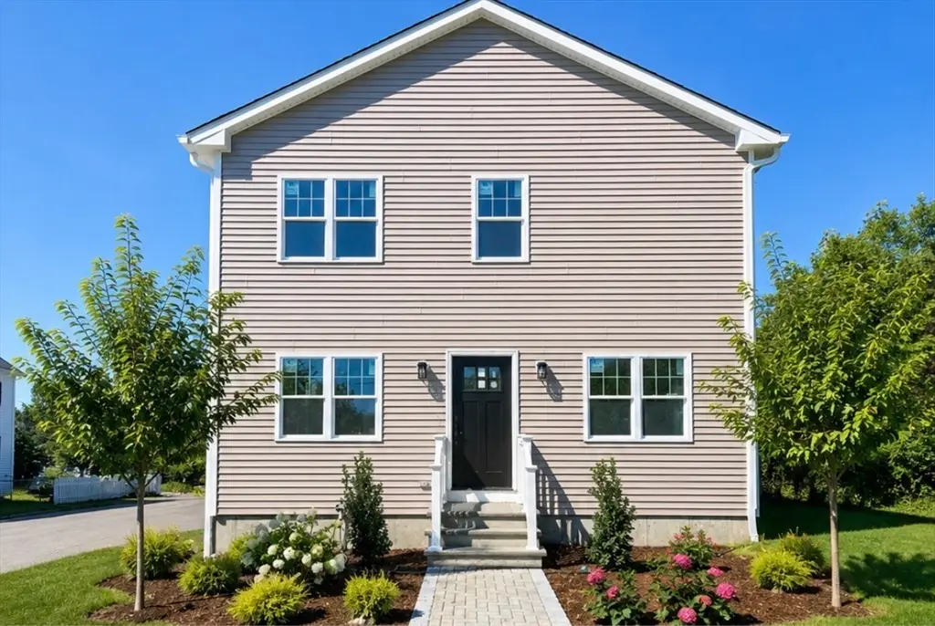 45 County St, Blackstone, MA 01504 - #1