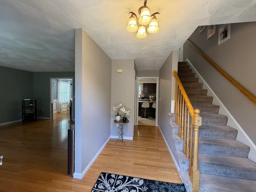 25 Winston Cir, Haverhill, MA 01830 - #3