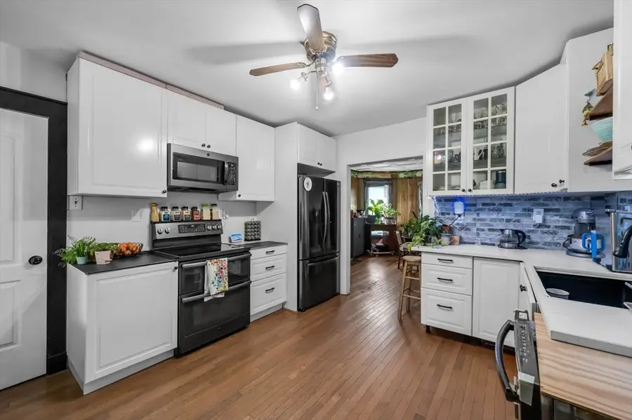 112 Hampshire St, Springfield, MA 01151 - #3