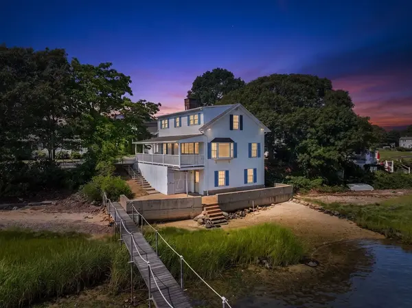 584 Circuit Ave, Bourne, MA 02559