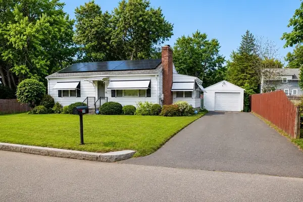 39 Lawnwood St, Springfield, MA 01119