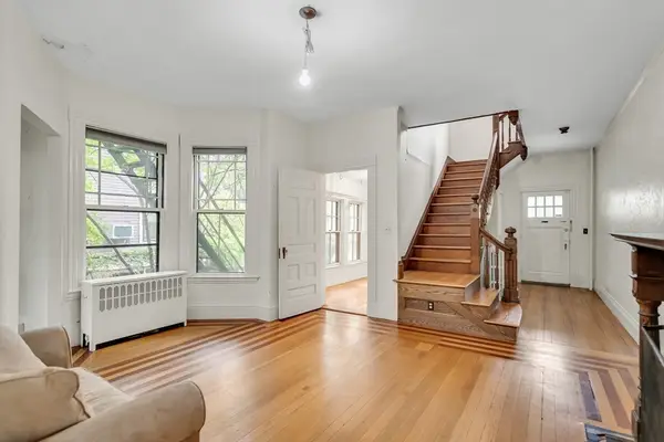 16 Harris St, Brookline, MA 02446