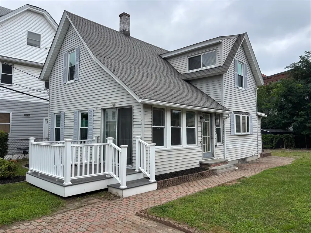 31 Woodward St, Worcester, MA 01610 - #1